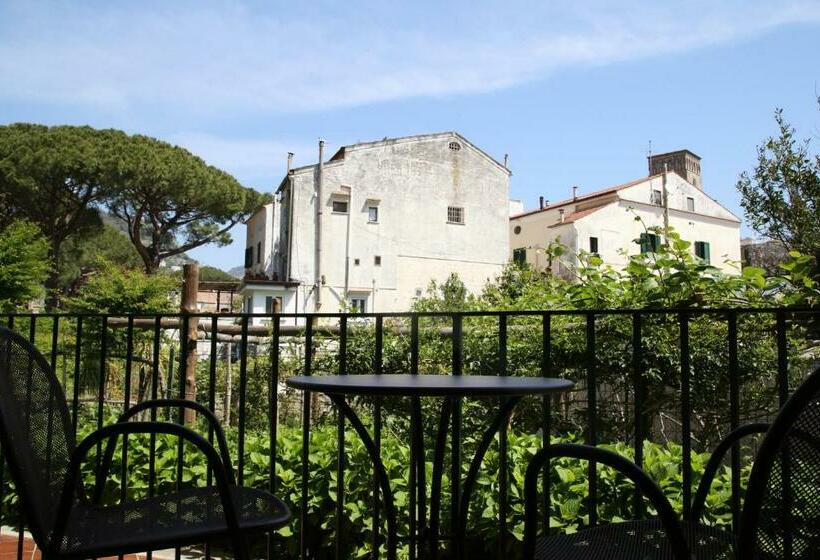 اتاق سوپریور, A Casa Dei Nonni