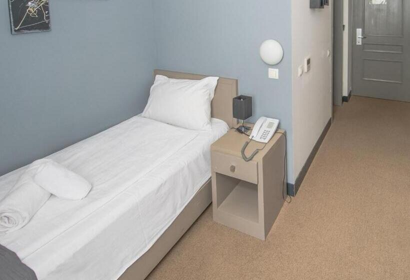 Chambre Standard Individuelle, Amfiteatar