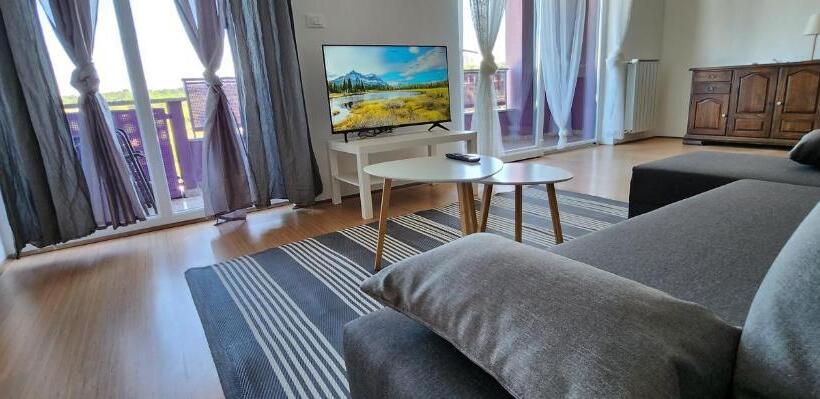 Appartement 2 Chambres, Amfiteatar