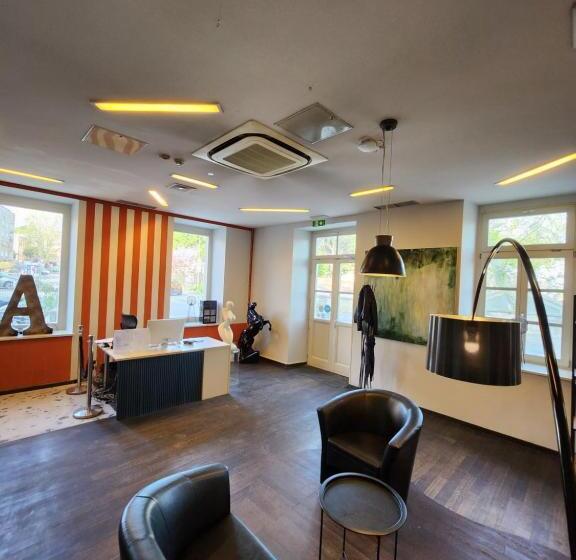Chambre Standard Individuelle, Amfiteatar