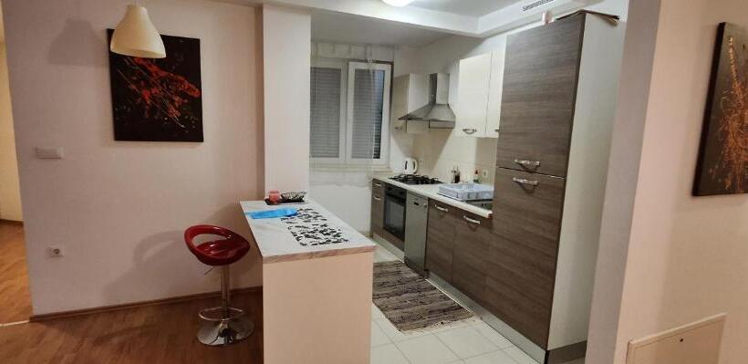 Appartement 3 Chambres, Amfiteatar