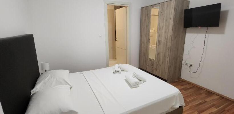 Appartement 2 Chambres, Amfiteatar