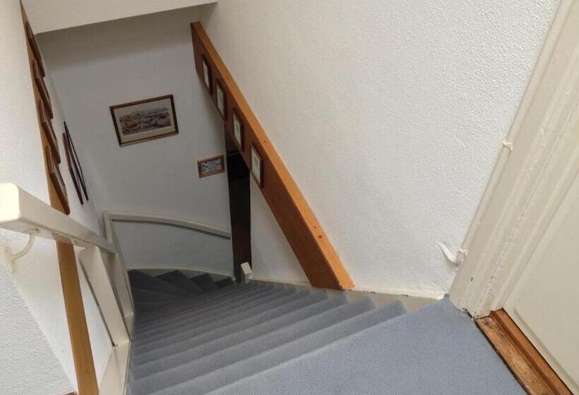 Номер Стандарт, Hanzestadslogement De Leeuw, In Het Centrum, Met Een Binnenplaats, Kamers Met Badkamer En Toilet En