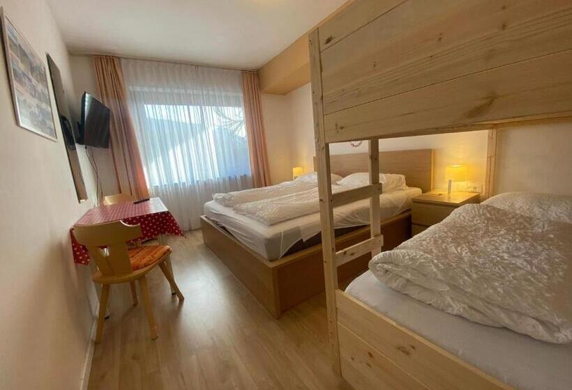 Трехместный Номер Стандарт с Балконом, Laimerhof