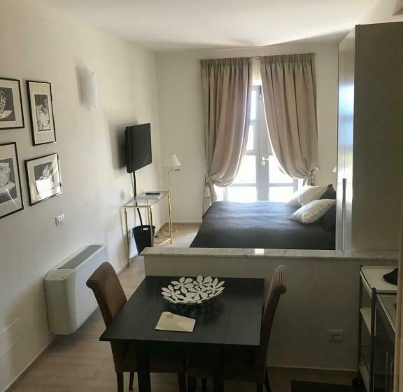 استودیوی استاندارد با چشم‌انداز دریا, Miramare Apartments&suites