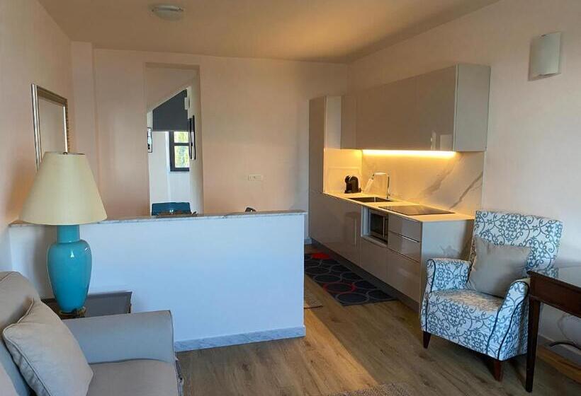 آپارتمان 1 خوابه با چشم‌انداز دریا, Miramare Apartments&suites