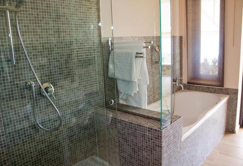 سوییت با چشم‌انداز دریا, Miramare Apartments&suites