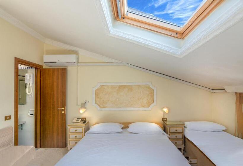 Quarto Quádruplo Economy, Tahiti