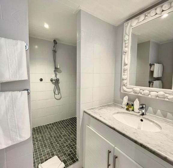Deluxe Suite Sea View, Le Domaine Anse Marcel Beach Resort