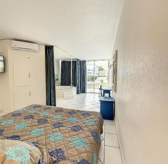 اتاق استاندارد با چشم‌انداز باغ, Le Domaine Anse Marcel Beach Resort
