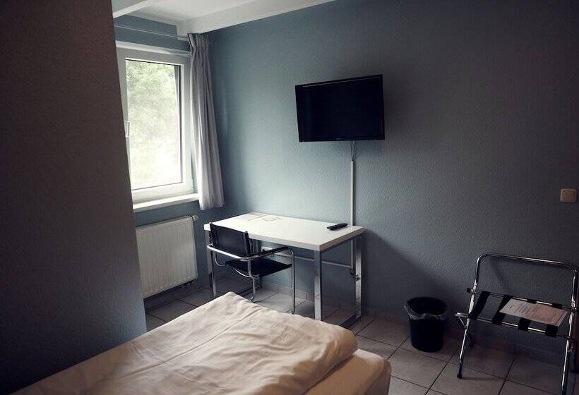 Номер Стандарт Трехместный, Apart Hotel Sarstedter Hof