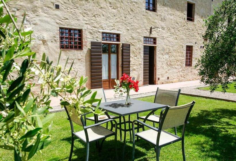 Апартаменты 3 Спальни, Fattoria Abbazia Monte Oliveto