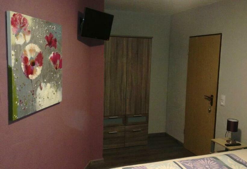Номер Стандарт с Балконом, Hennetaler Hof