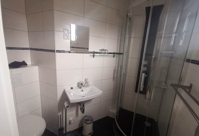 Номер Стандарт, Hennetaler Hof