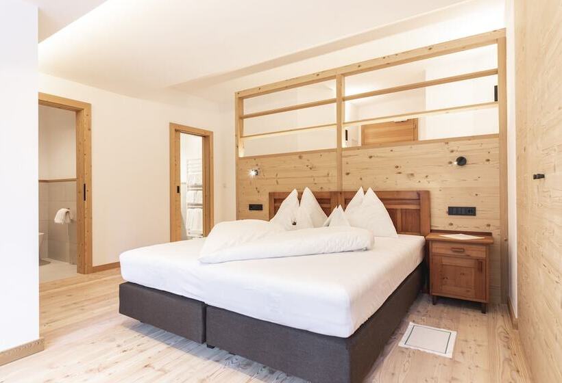 Quarto Clássico, Tann