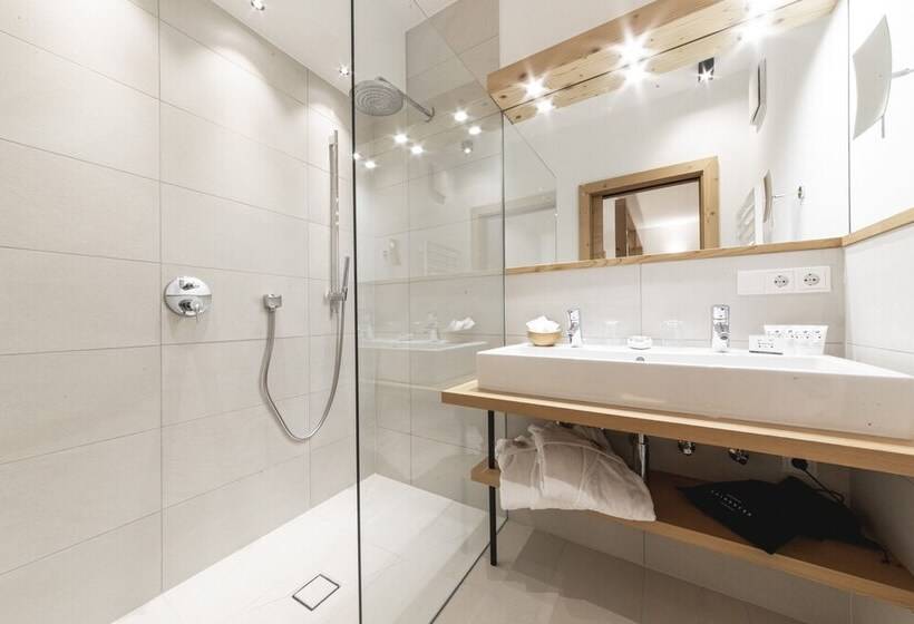 Quarto Clássico, Tann