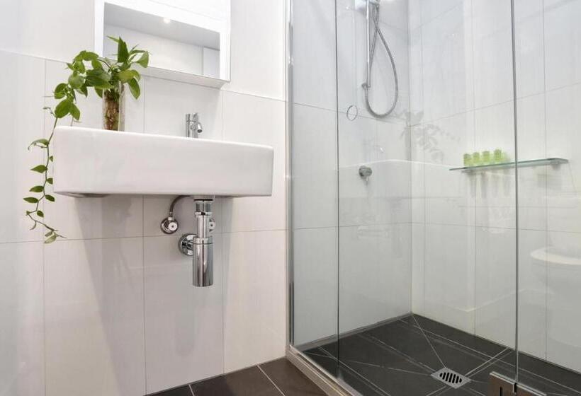 3 Bedroom Suite, Aura On Flinders Serviced Apartments