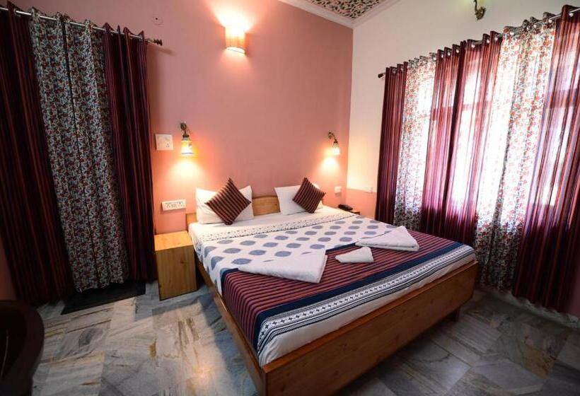Quarto Deluxe, Chitra Katha  A Story Per Stay