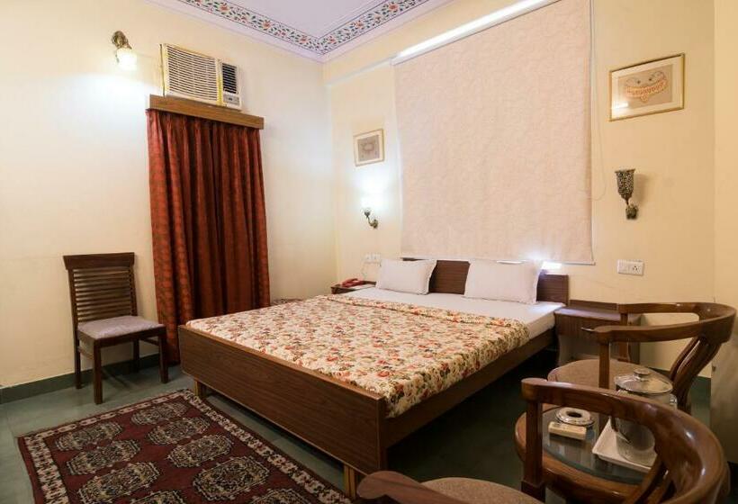 Quarto Deluxe, Chitra Katha  A Story Per Stay