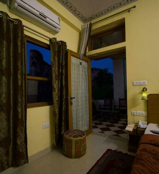 Quarto Deluxe, Chitra Katha  A Story Per Stay