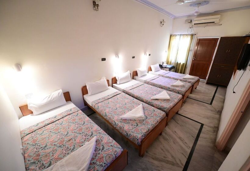 共用房间的床, Chitra Katha  A Story Per Stay
