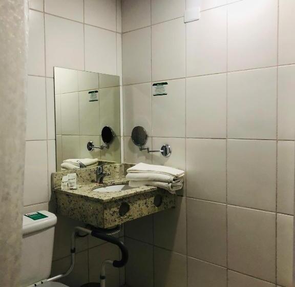 Номер Стандарт Адаптированный для Инвалидов, Golden Park Sorocaba & Convenções   By Nacional Inn