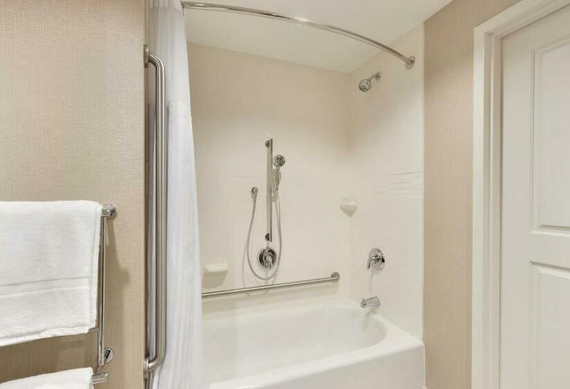 身障者適用スタンダードルーム, Homewood Suites By Hilton Calgary Downtown