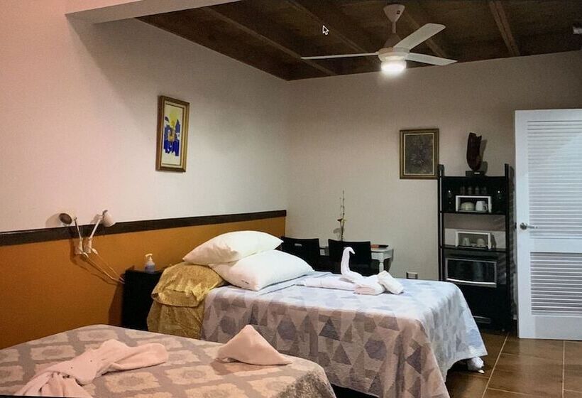 Семейный Номер, Manaya Bed & Breakfast