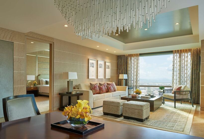 Люкс Премиум, Shangrila The Fort, Manila