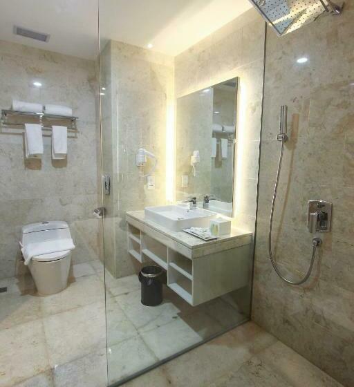 Номер Deluxe, Platinum Hotel & Convention Hall Balikpapan