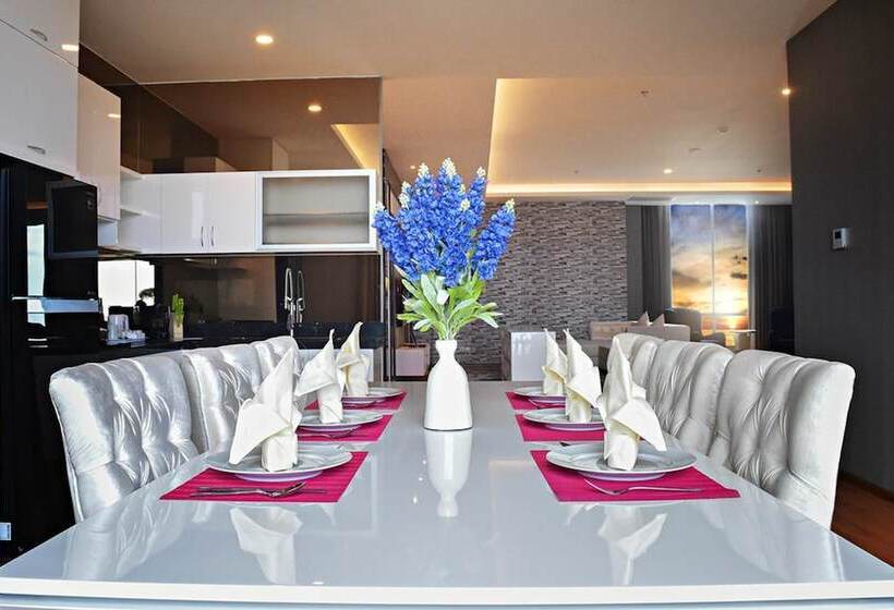 Люкс, Platinum Hotel & Convention Hall Balikpapan
