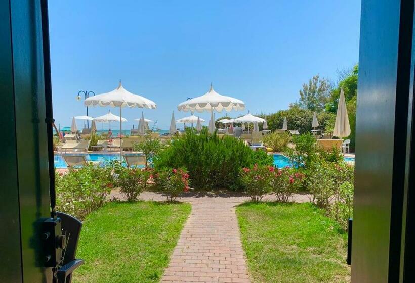 Апартаменты 1 Спальня, Eurobeach Residence
