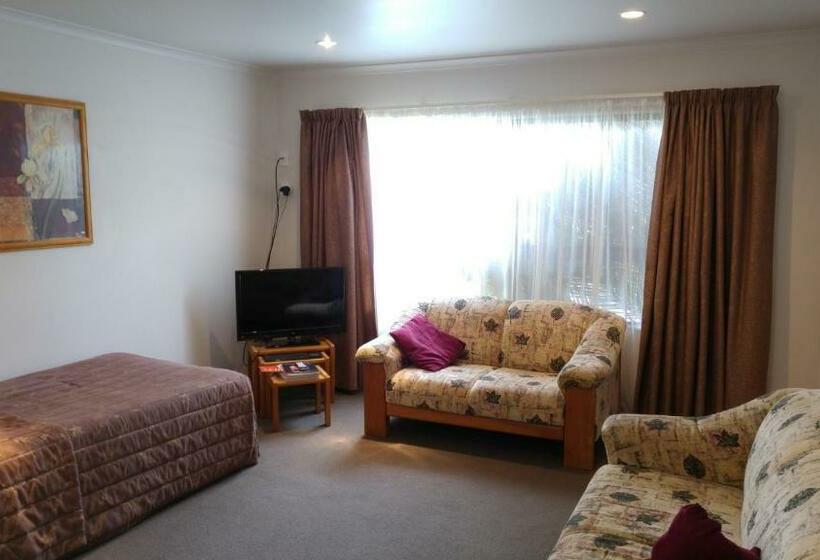Апартаменты 1 Спальня, Hobson's Choice Motel