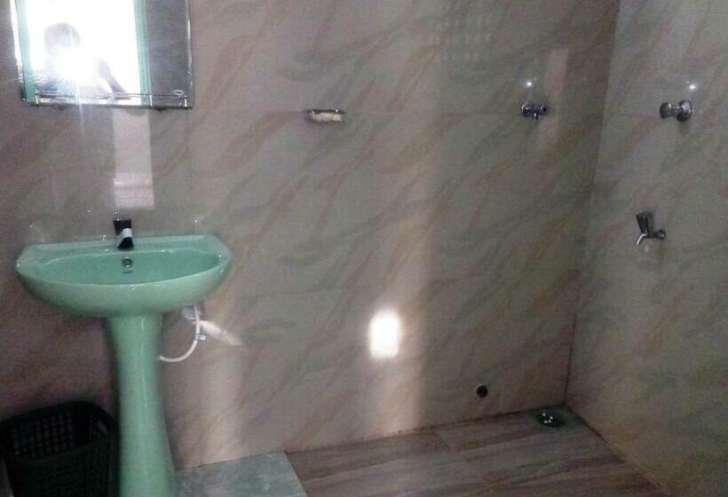 Трехместный Номер Стандарт с Балконом, White Villa