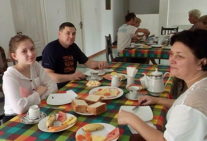Трехместный Номер Стандарт с Балконом, White Villa