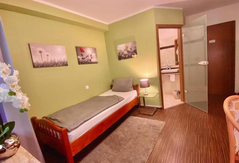 Номер Стандарт Индивидуальный с Балконом, Landhotel Fasanenhof