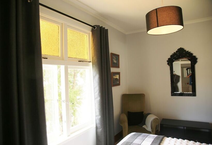 스탠다드 룸, The Gables B&b