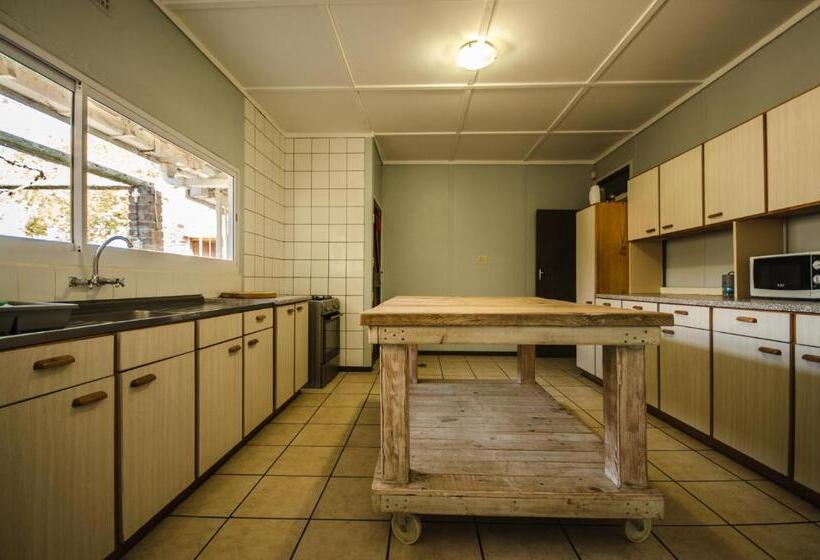 Дом 4 Спальни, Reflections Guest Farm