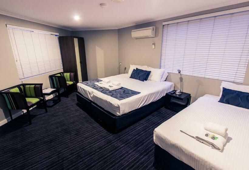 Quarto Familiar Banheiro Compartilhado, The Premier Hotel Broadmeadow