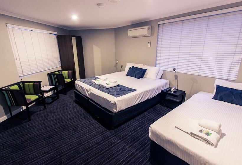 Quarto Familiar Banheiro Compartilhado, The Premier Hotel Broadmeadow