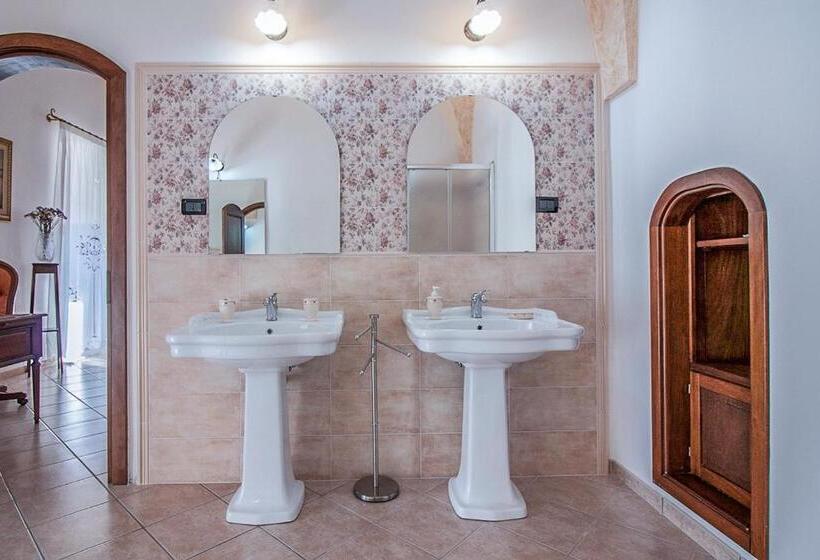 Номер Стандарт с Балконом, B&b Donna Concetta