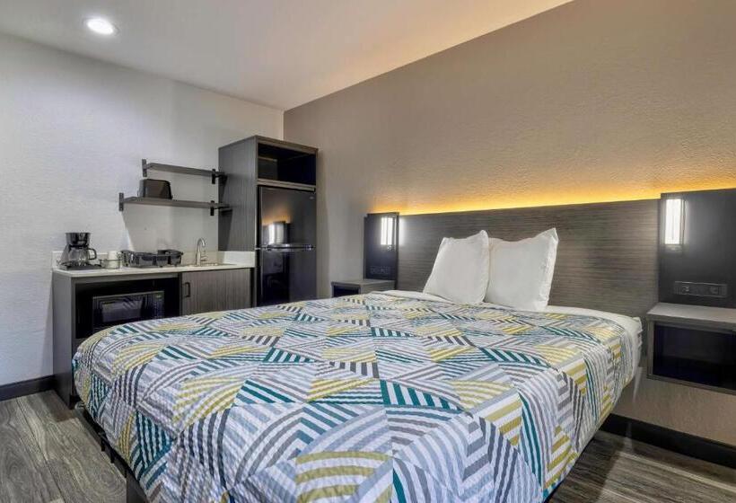 장애인을 위한 킹사이즈 침대 스탠다드 룸, Studio 6 Little Rock, Ar   South