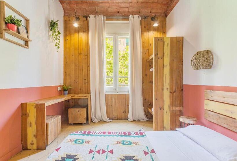 اتاق استاندارد با سرویس بهداشتی مشترک, Bird House