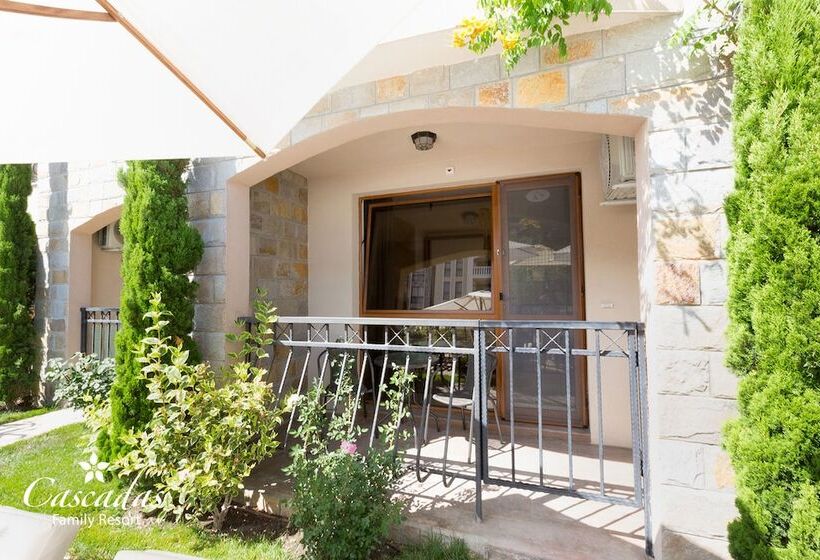 استودیوی لوکس, Cascadas Family Resort