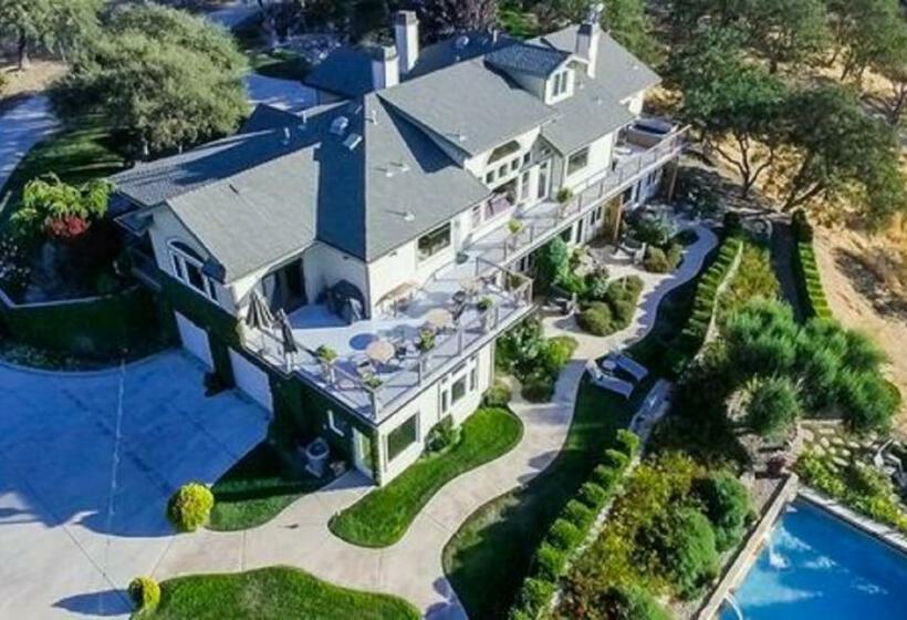 스위트, High Ridge Manor