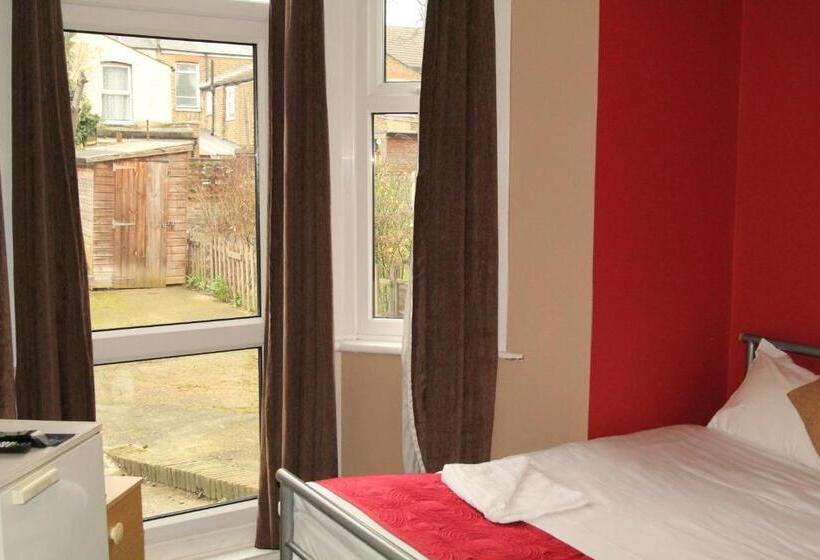 Номер Стандарт Трехместный, London Olympus Hotel Nirvana