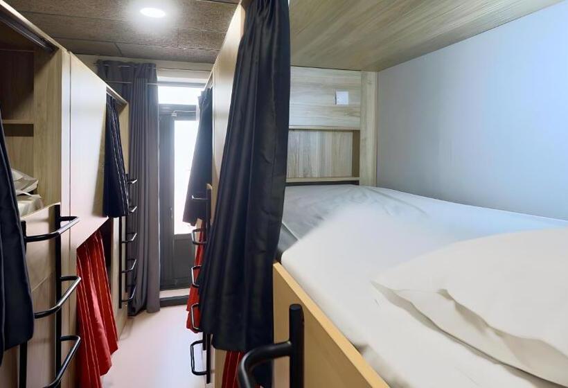 Bett in Mehrbettzimmer mit geteiltem Bad, Ideal Youth Hostel