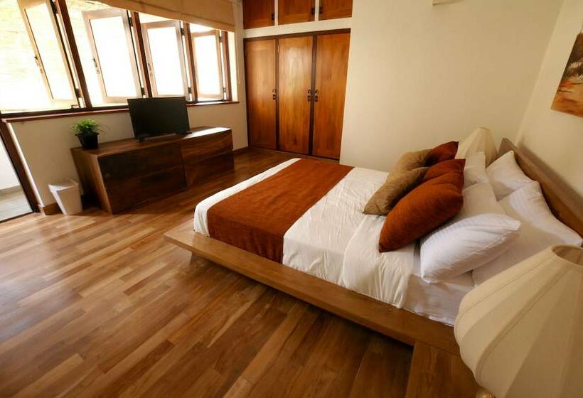 Quarto Estandar com Sacada, Halcyon House Colombo