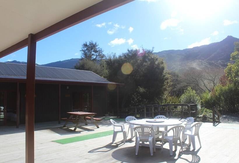 Cama em Quarto Compartilhado, The Barn Cabins & Camp