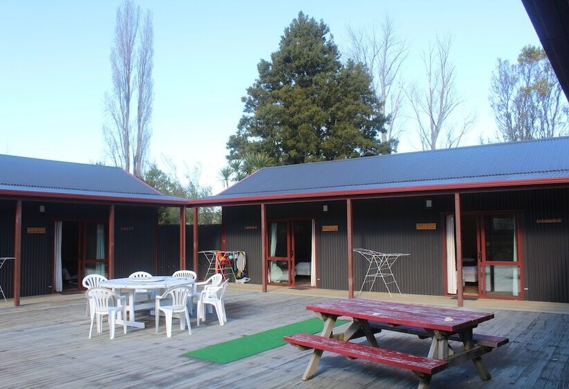 Кровать в Общей Комнате, The Barn Cabins & Camp